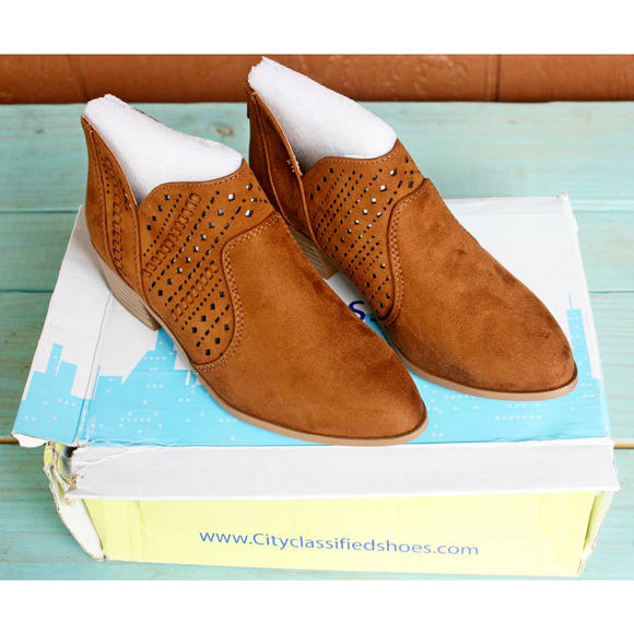 City Classified Chestnut Booties 6 Shoes Cut Outs Ankle Boots Suede Emerge - Picture 3 of 9
